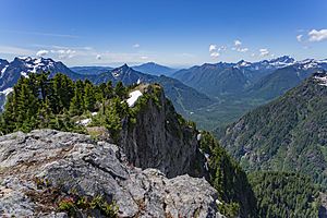 Looking over Mount Dickerman (Unsplash)