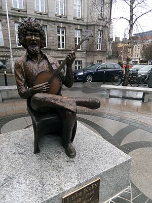 Luke Kelly statue