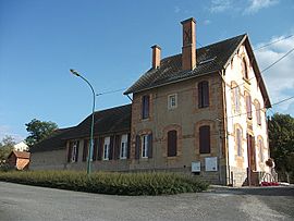 The town hall in Luneau