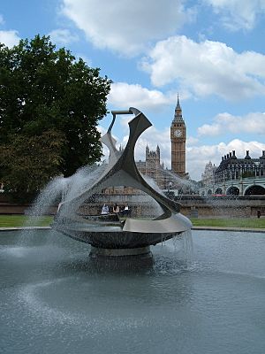 Naum Gabo Fountain 02