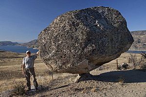 Omak lake balancing rock