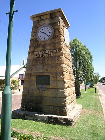 Blackall - Mitchell memorial.JPG