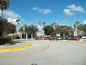 FL Sebring Lakeshore Mall01.jpg