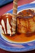 Flan con helado