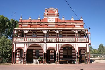 Imperial-hotel-ravenswood-outback-queensland-australia.JPG