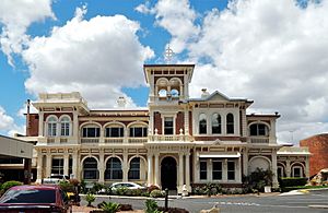 Kenmore House at Rockhampton Mater Misericordiae Hospital.jpg