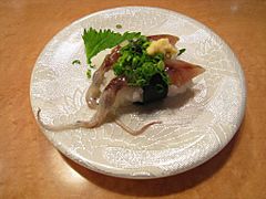 Nigirizushi (hotaru-ika)