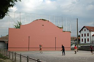 Ustaritz Fronton Pala