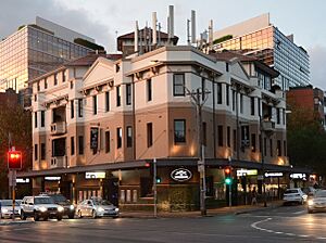 (1)Doncaster Hotel Kensington