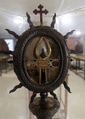 Chennai, basilica di san tommaso apostolo, museo, reliquiario dell'osso di s. tommaso e della lancia che lo uccise, 02