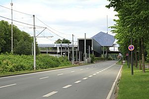 Gelsenkirchen - Kurt-Schumacher-Straße - Haltestelle Veltins Arena 01 ies