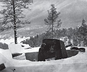 Hegra Fortress gun position.jpg