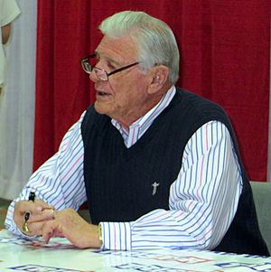 Hugh McElhenny at a collectors show in Jan 2014