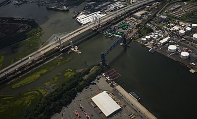 New Goethals Bridge from airplane cropped.jpg