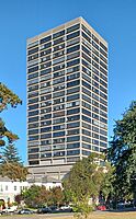 Park Bellevue Tower.jpg