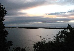 Lago Cucao-tarde.jpg