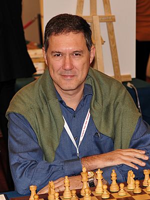 Miguel Illescas Córdoba 2013.jpg