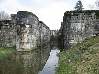 Second lock at Lockington from below.jpg