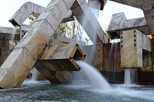 Vaillancourt Fountain (5827779410)