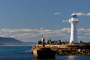 Wollongong Breakwater Lighthouse (21351551761)