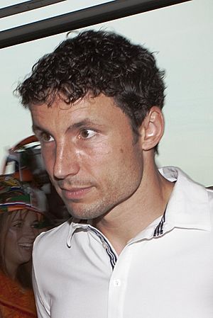 2010 Mark van Bommel.jpg (cropped).jpg