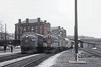 B&O Metropolitan and Shenandoah at Cumberland, December 5, 1970.jpg