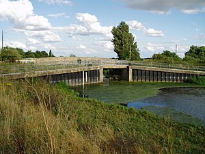 FloodGatesSleafordNavigation