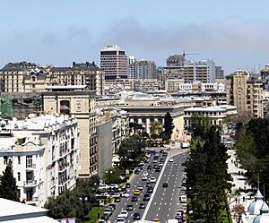 Neftchiler Avenue, Baku, 2010 (2)