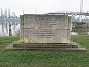 Plaque de Lattre de Tassigny (Jardin des Deux-Rives)