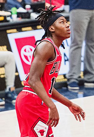 Ayo Dosunmu with the Chicago Bulls in January 1, 2022.jpg