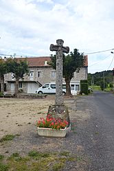 Issarlès - Croix.JPG