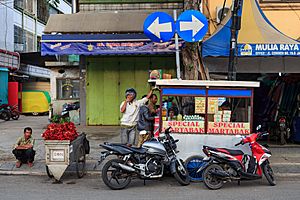 Jakarta Indonesia Hawkers-in-Kota-Jakarta-02