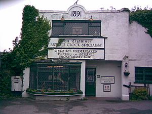 John Chawner Antique Clock Specialist - geograph.org.uk - 837239