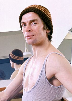 Nureyev 10 Allan Warren.jpg