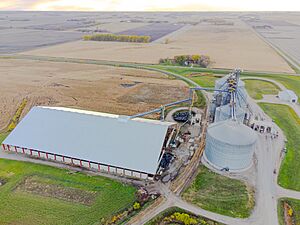 Grain elevator in Hope