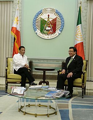 Duterte Manalo meet Iglesia Ni Cristo (vert. cropped)
