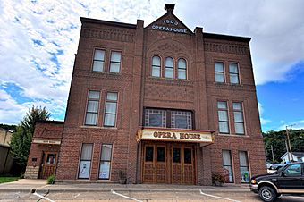 Elkader Opera House.jpg