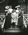 Five-women-on-queenslander-steps-r