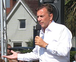 Duncan Bannatyne in Felixstowe 2009.jpg