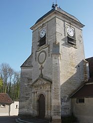 Estissac église 02.jpg