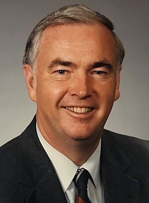 Frank Murkowski (R-AK) (tight crop).jpg