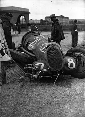 Giuseppe Farina's damaged racecar at the 1936 Deauville Grand Prix