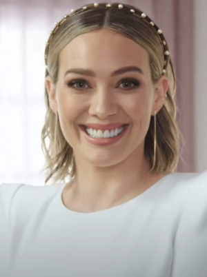 Hilary Duff Vogue 2019 2.png