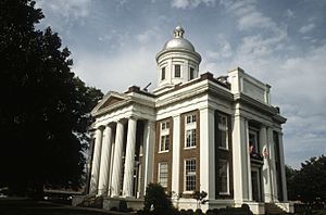 Madison County courthouse in Canton