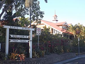 Wooloowin State School.jpg