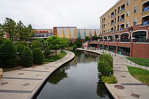 Bricktown May 2016 23 (canal)