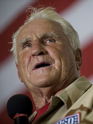 Don-Shula USO-Tour-USS-Reagan-Address July-13-2009 (cropped)