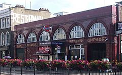 Holloway Road stn building02.jpg