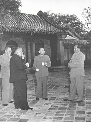 Mao Zedong, Zhou Enlai, Chen Yi, Zhang Wentian in Zhongnanhai