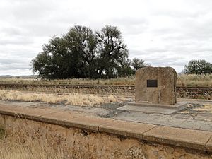 McArthur monument Terowie